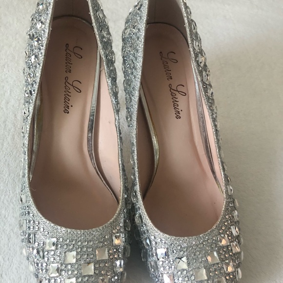 SHOES - Picture 2 of 7